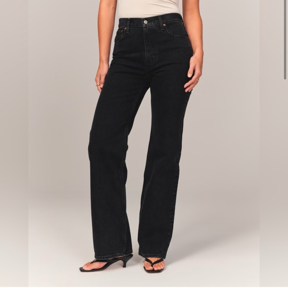 Abercrombie Curve Love Distressed 90s Relaxed High Rise Jean 24/00L
